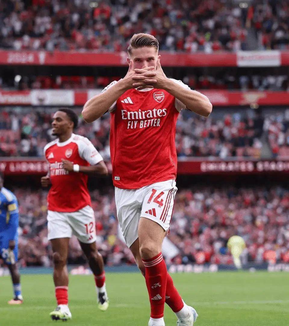 惊险，刺激，利物浦连场绝杀对手，但今年英超冠军是阿森纳了