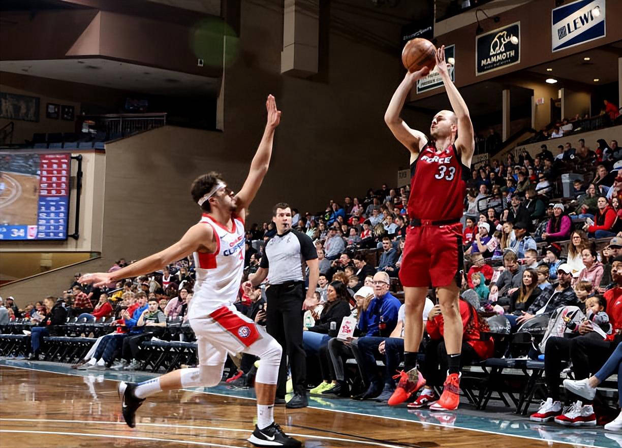 NBA新秀埃尔默加盟萨克拉门托国王发展联盟球队